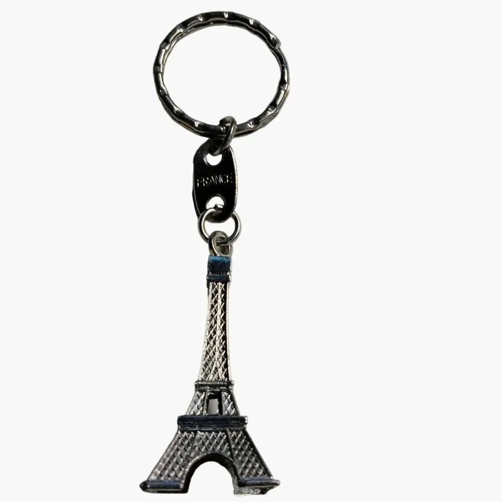 Eiffel Tower Keychain Souvenir Paris France Silver Tone Metal Key Ring